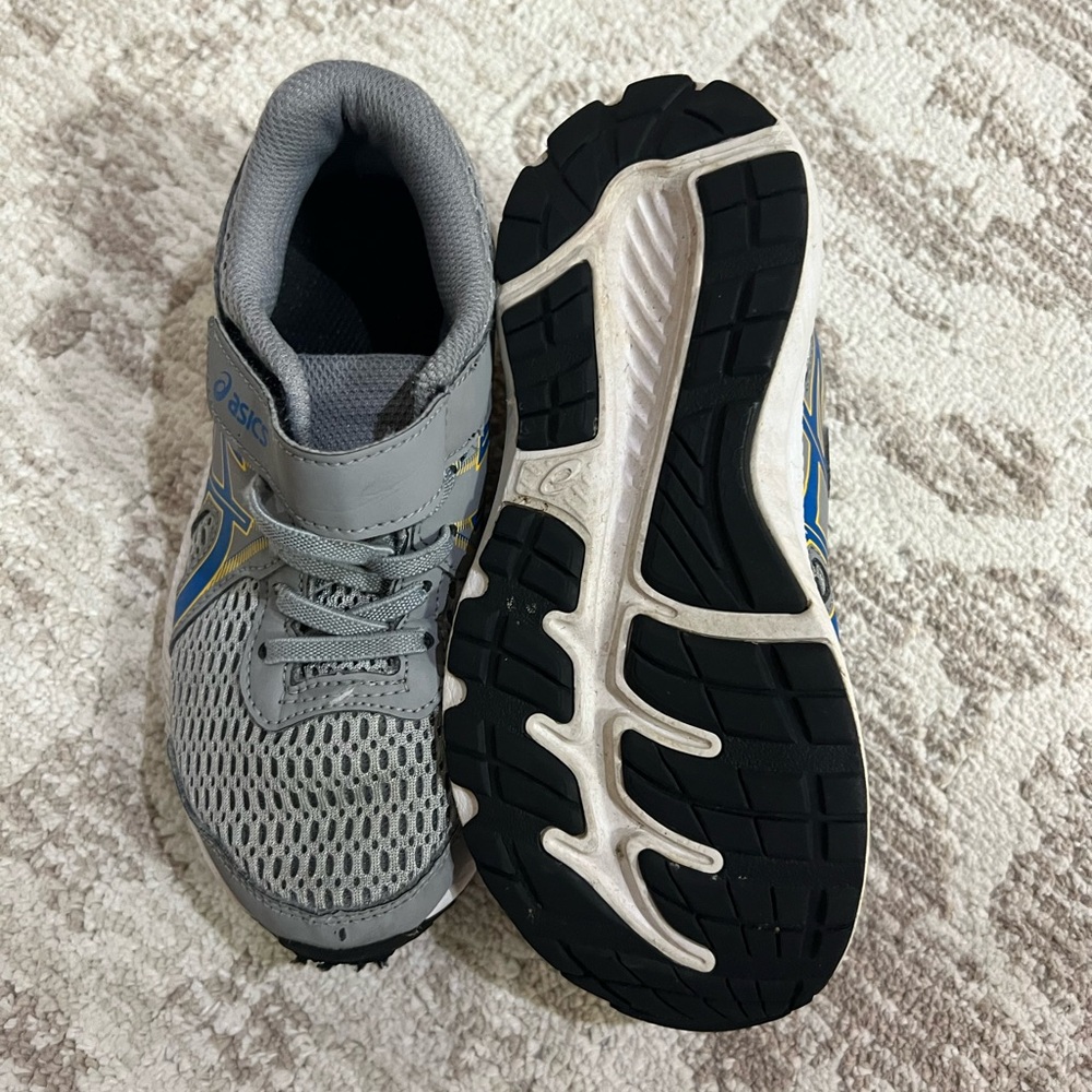 Kids ASICS Sneakers Size K13 - Picture 3 of 3